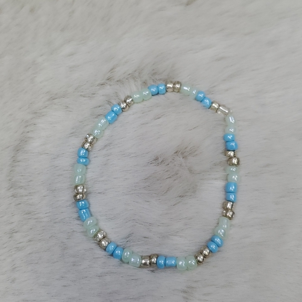 *NEW* Handmade  Stretchy Beaded Bracelet - Picture 5 of 7